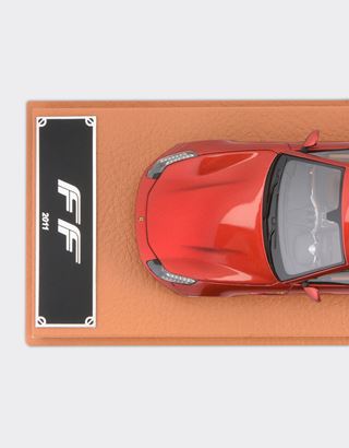 Scuderia Ferrari Online Store - 1:43 scale model of the Ferrari FF - Car Models 01:43
