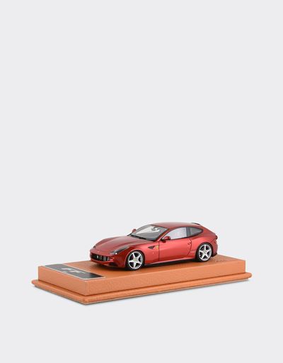 Модель Ferrari FF в масштабе 1:43