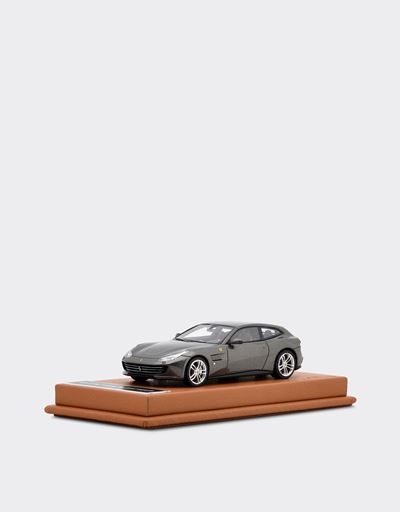 Модель Ferrari GTC4Lusso в масштабе 1:43