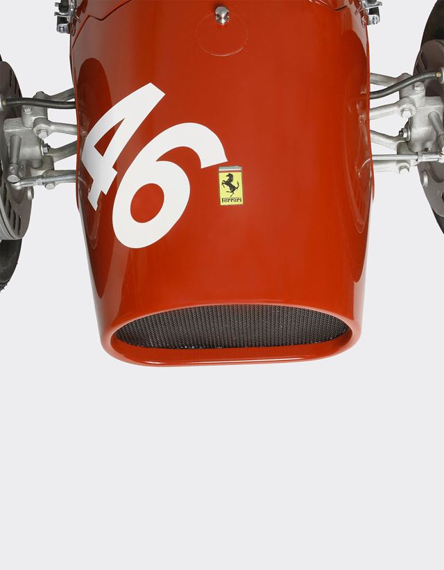 Scuderia Ferrari Online Store - Reproducción Ferrari 500 F2 a escala 1:1,8 - Maquetas de coches 1:18