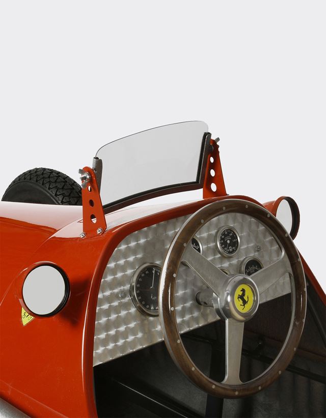 Scuderia Ferrari Online Store - Reproducción Ferrari 500 F2 a escala 1:1,8 - Maquetas de coches 1:18