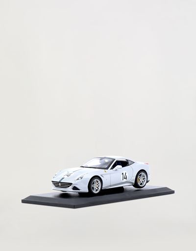Модель Ferrari California T The Hot Rod в масштабе 1:18