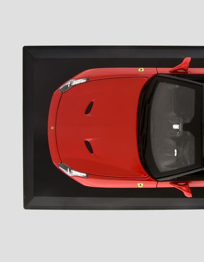 Scuderia Ferrari Online Store - Ferrari California T Closed Top 1:18 scale model - Car Models 01:18