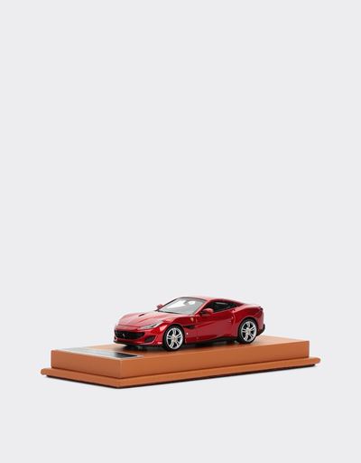 Модель Ferrari Portofino в масштабе 1:43