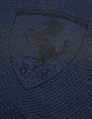 Scuderia Ferrari Online Store - Square scarf with Ferrari Shield - Foulards