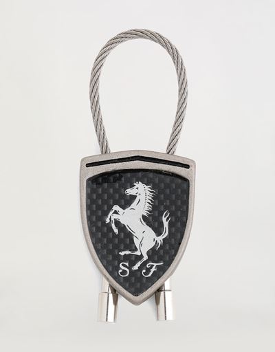 Portachiavi effetto fibra di carbonio  con Scudetto Ferrari nero