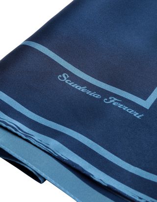 Scuderia Ferrari Online Store - Fular de seda elástica con logotipo Ferrari para mujer - Bandanas