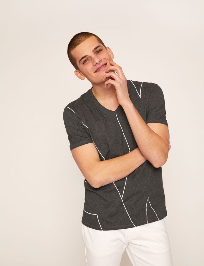 REGULAR-FIT LARGE PRINT LOGO V-NECK