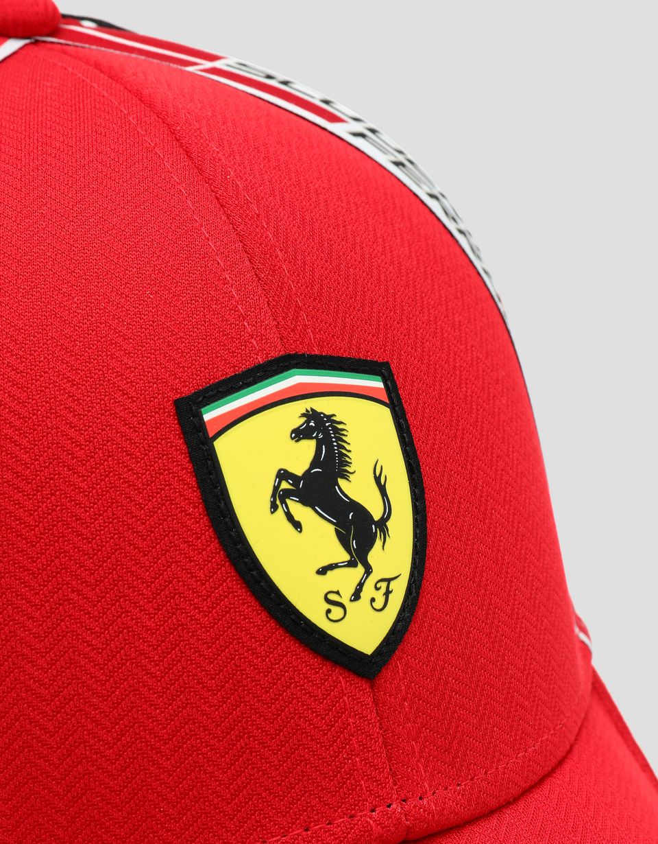 Ferrari Men's hat in technical fabric with Icon Tape Man | Scuderia Ferrari Official Store