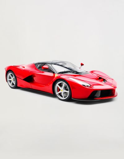 Модель LaFerrari в масштабе 1:8