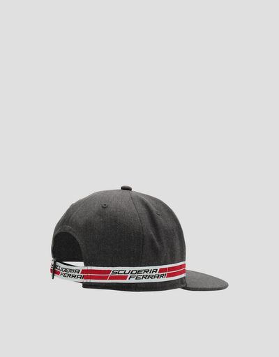 Scuderia Ferrari Online Store - Men's baseball cap with flat visor and Icon Tape - Baseball Caps