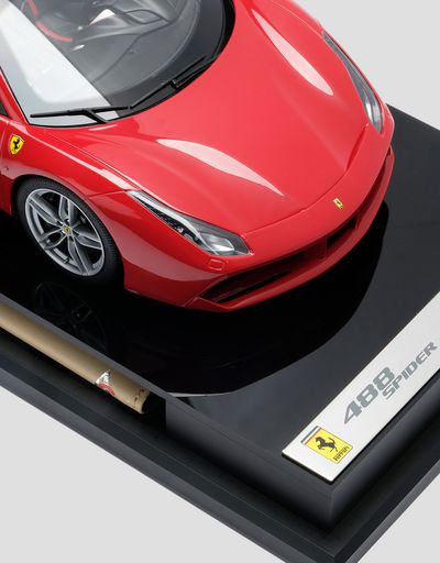 Scuderia Ferrari Online Store - Ferrari 488 Spider model in 1:18 scale - Car Models 01:18