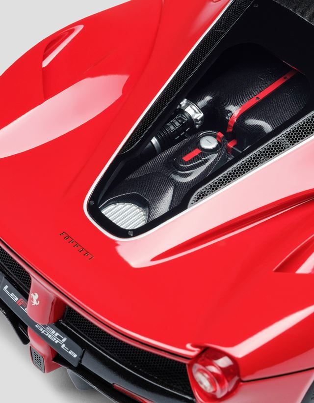 Scuderia Ferrari Online Store - Модель LaFerrari Aperta в масштабе 1:18 - Модели машины 1:18
