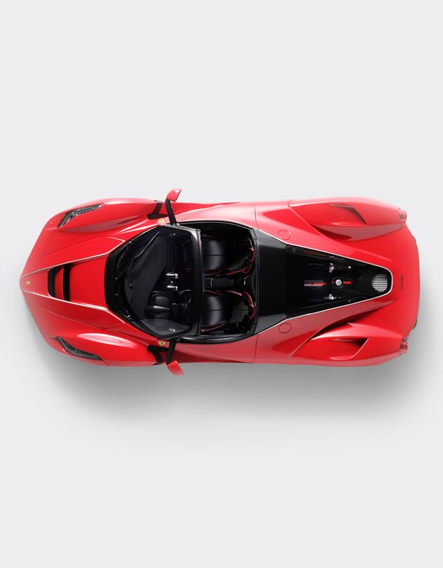 Scuderia Ferrari Online Store - Модель LaFerrari Aperta в масштабе 1:18 - Модели машины 1:18