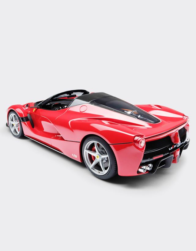 Scuderia Ferrari Online Store - Модель LaFerrari Aperta в масштабе 1:18 - Модели машины 1:18