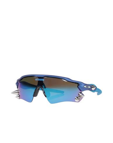 Солнечные очки VETEMENTS x OAKLEY 46686182wh