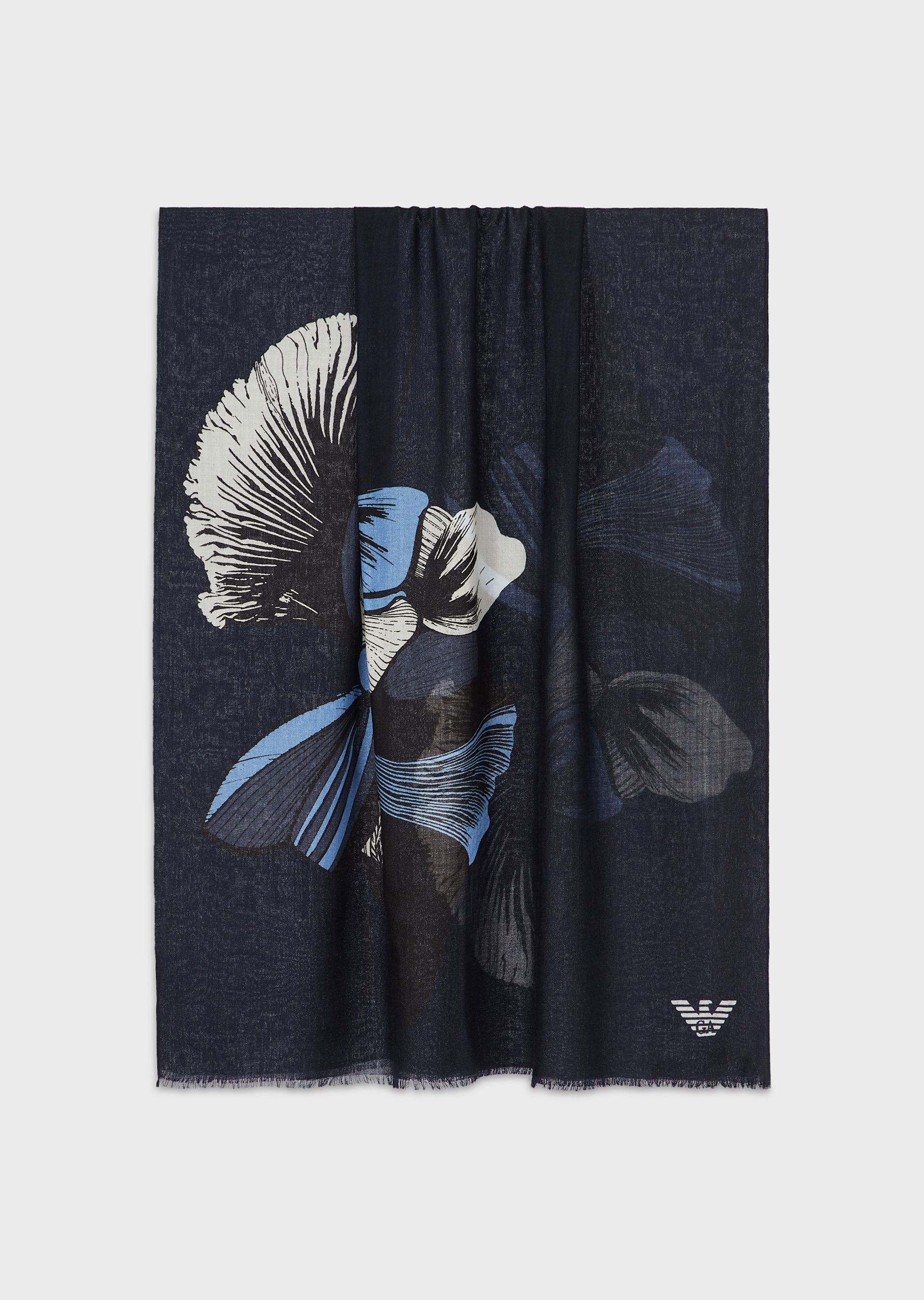 armani stoles