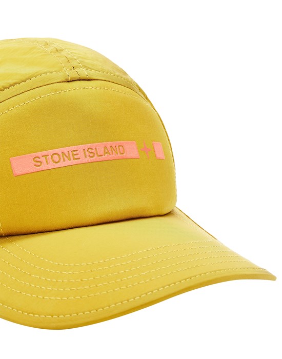 99076 NYLON METAL IN ECONYL® REGENERATED NYLON 帽子 Stone Island  