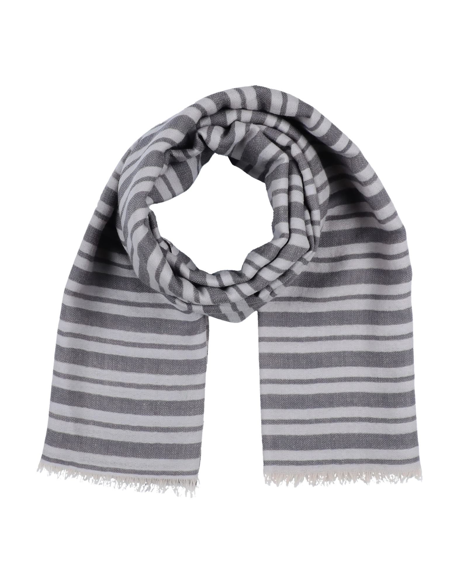 Closed Scarves In Grey