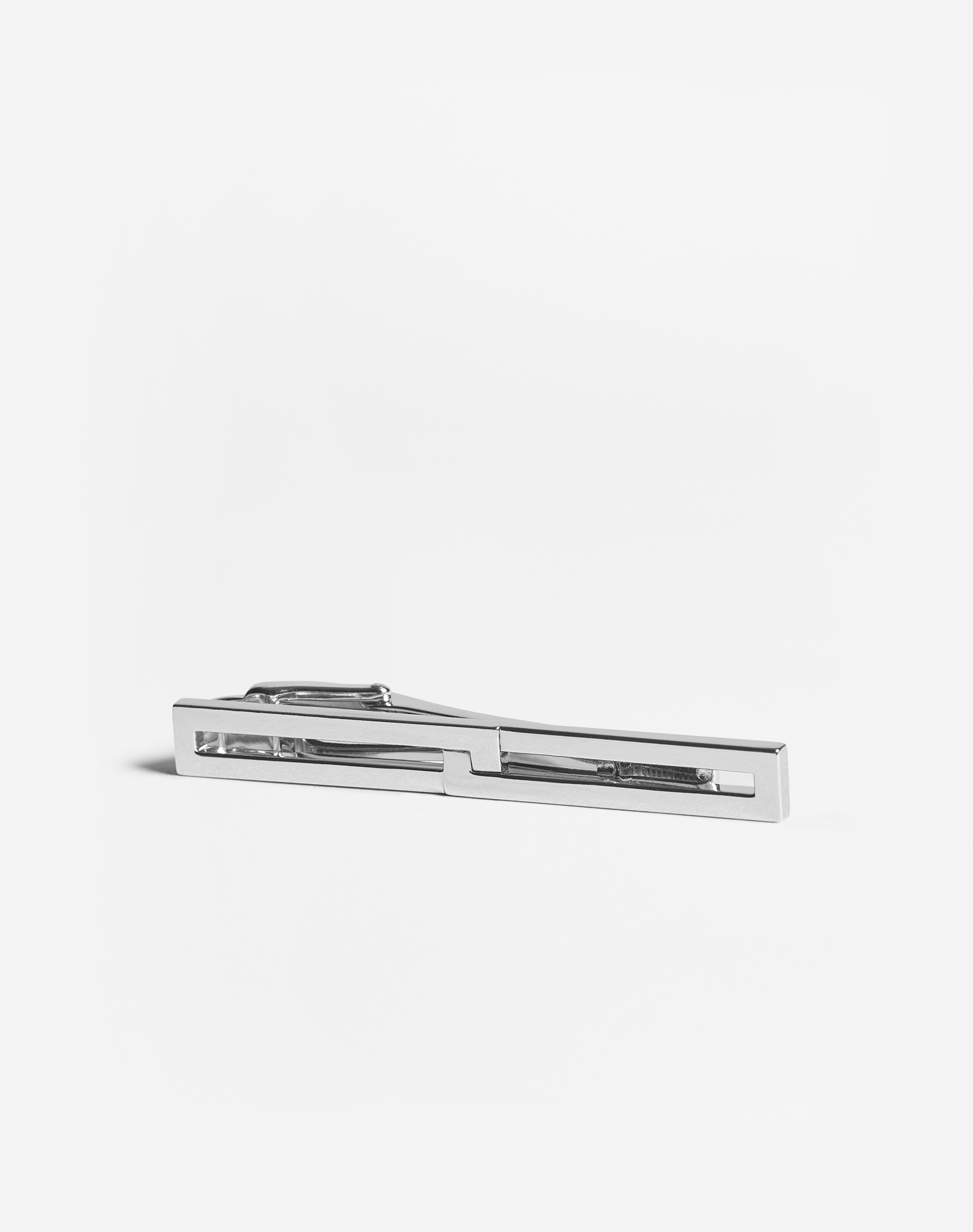 Dunhill Figure Of Eight Tie Bar In Silver/crystal