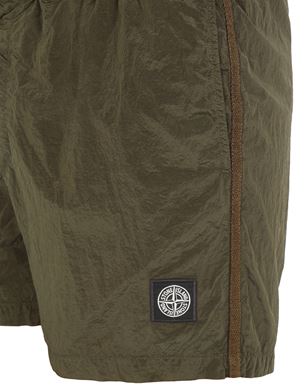 Stone island hot sale shorts olive