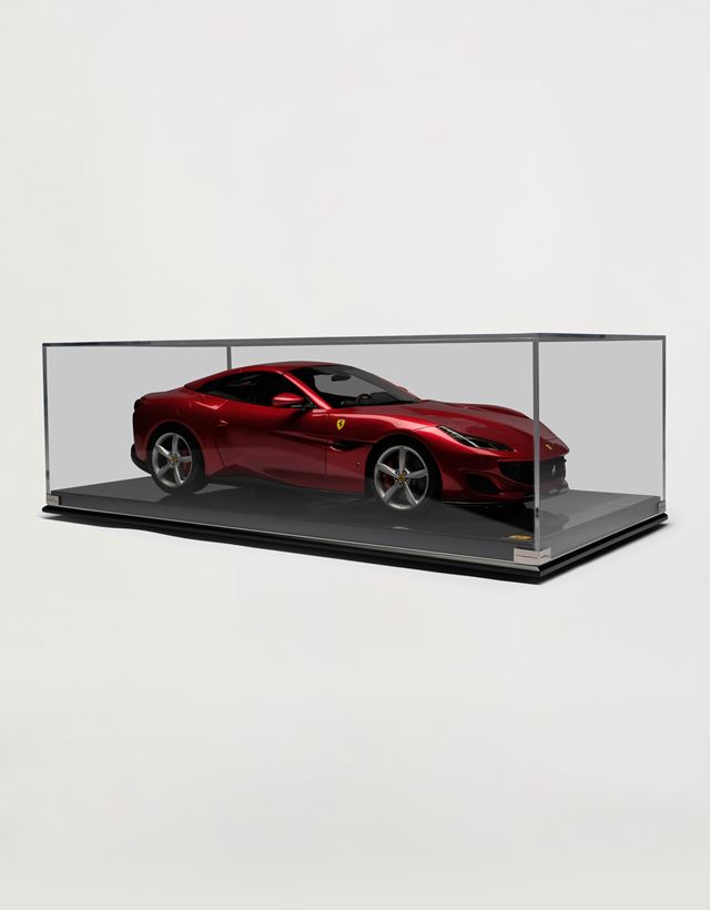 Scuderia Ferrari Online Store - Модель Ferrari Portofino в масштабе 1:8 - Модели машины 1_1.8