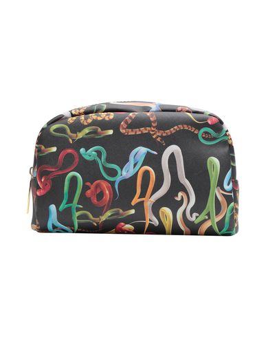 фото Beauty case Seletti wears toiletpaper